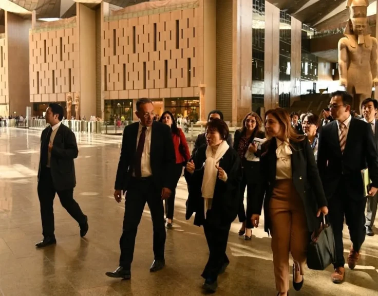 المتحف المصري الكبير يستقبل  رئيس جمهورية جزر القمر ووزيرة التعليم والثقافة اليابانية