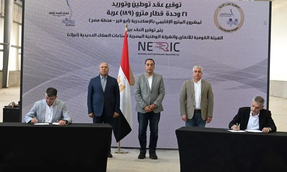 رئيس الوزراء يشهد توقيع اتفاقية عقد توطين وتوريد عدد 21 وحدة قطار مترو