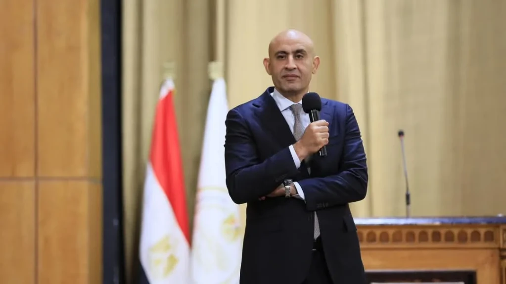 وزير التربية والتعليم يعقد اجتماعًا مع مديرى ووكلاء المديريات ومديرى ووكلاء الإدارات التعليمية بمختلف المحافظات لمتابعة نتائج انضباط سير العملية التعليمية واستعراض الاستعدادات النهائية للامتحانات
