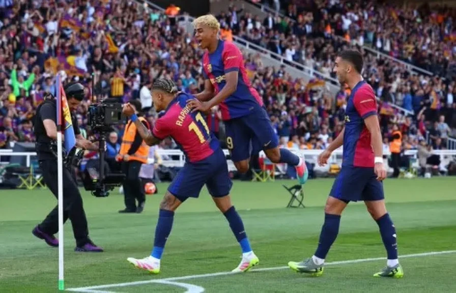 برشلونة يحقق الريمونتادا ويفوز علي ريال مدريد برباعية ويقترب من تحقيق الليجا