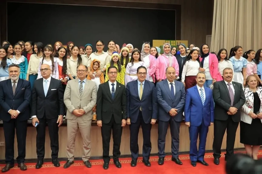 رئيس جامعة حلوان يشهد افتتاح فعاليات المهرجان الأول لتحالف جامعات إقليم القاهرة الكبري للفنون الشعبية