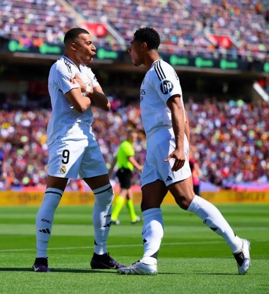 مبابي يدخل تاريخ ريال مدريد من أوسع أبوابه بعد هاتريك الكلاسيكو