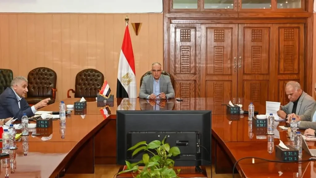 وزير الري يتابع حالة المنظومة المائية والنجاح فى الوفاء بالإحتياجات المائية