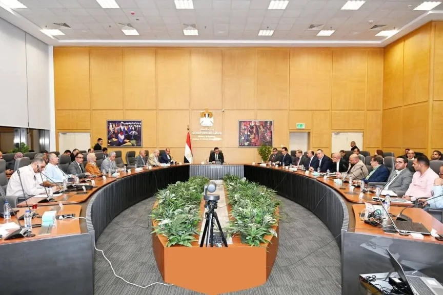 وزير الإسكان يعقد اجتماعاً لمتابعة مشروع تطوير موقع التجلي الأعظم بمدينة سانت كاترين