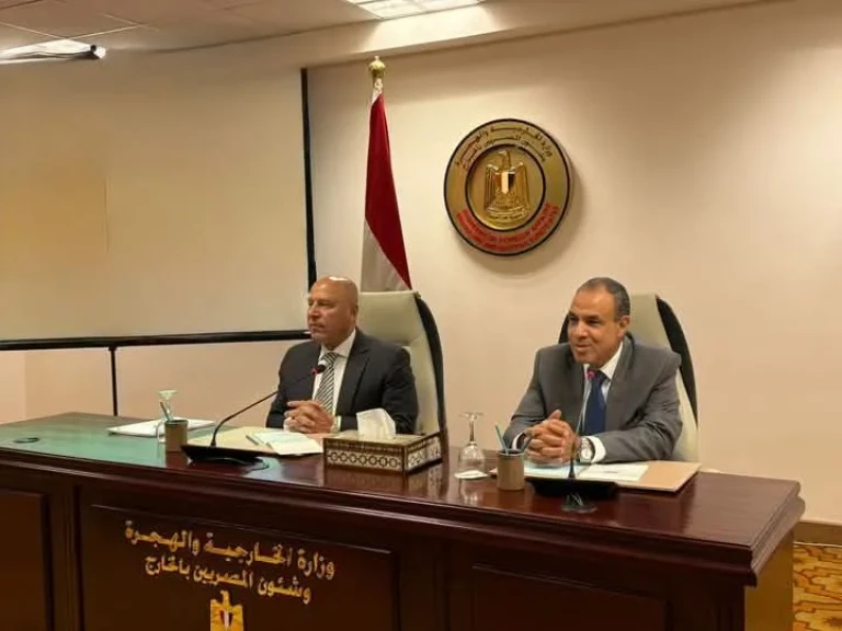 وزير الخارجية والهجرة يستقبل نائب رئيس مجلس الوزراء للتنمية الصناعية وزير الصناعة والنقل