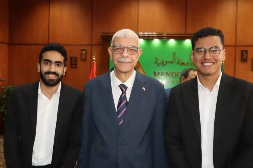 رئيس جامعة المنوفية يكرم فريق الجامعة  الفائزين بالمركز الأول علي مستوي الجامعات