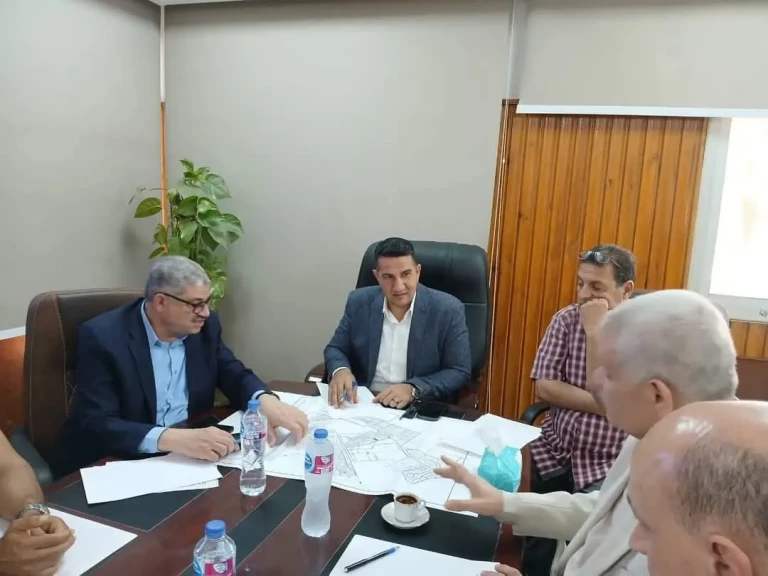 مسئولو الإسكان يتابعون موقف توفير القدرات الكهربائية لامتداد مدينة بني سويف الجديدة