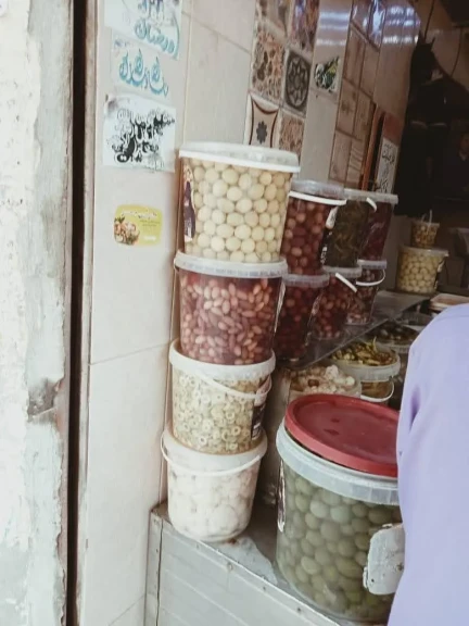 محافظ الدقهلية:ضبط أكثر من طن مخللات ودجاج ولحوم وتحرير 238 مخالفة في حملة تموينية