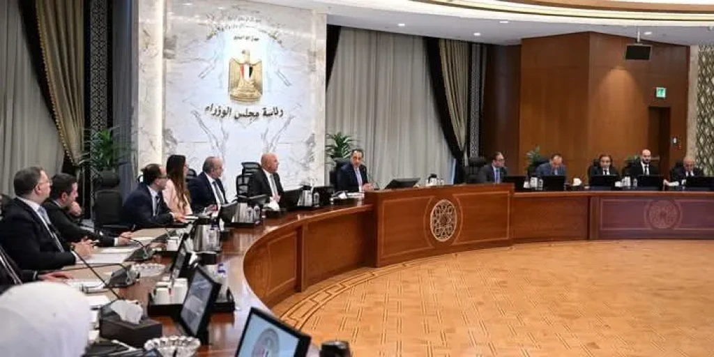 رئيس الوزراء يجتمع مع أعضاء اللجنة الاستشارية لتنمية الصادرات