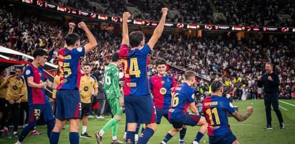 فليك يُقدر عقلية البدلاء ودورهم الحاسم في موسم برشلونة