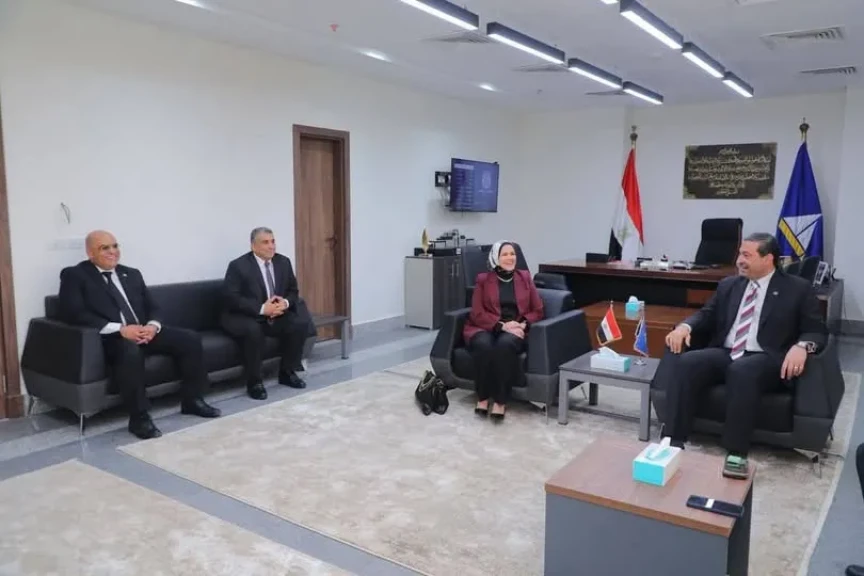 محافظ دمياط يلتقى مع رئيس مصلحة الضرائب المصرية ويشيد بالجهود المبذولة للتعريف بالتيسيرات الضريبية الجديدة