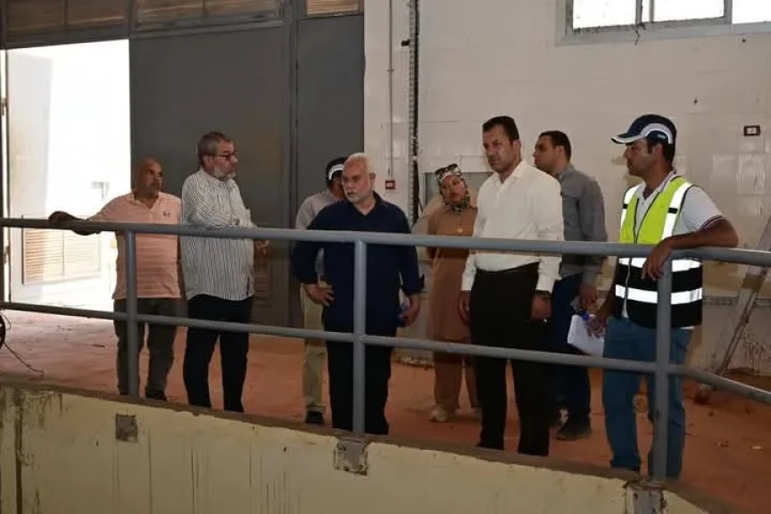 وزير الإسكان يُتابع مشروعات توسعات وصيانة محطات الصرف الصحي بمدن الشروق والعاشر