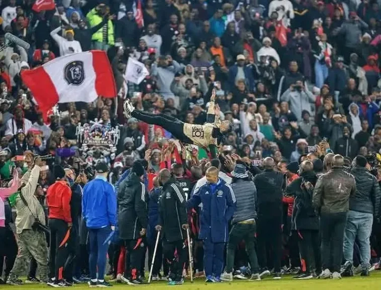 أورلاندو بايرتس يودّع مدربه خوسيه ريفييرو بعد ثلاث سنوات من الإنجازات والتغيير العميق