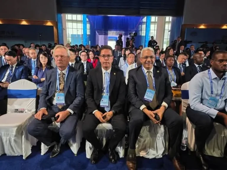رئيس جامعة بنها يشارك في المؤتمر العالمي للتعليم الرقمي بالصين
