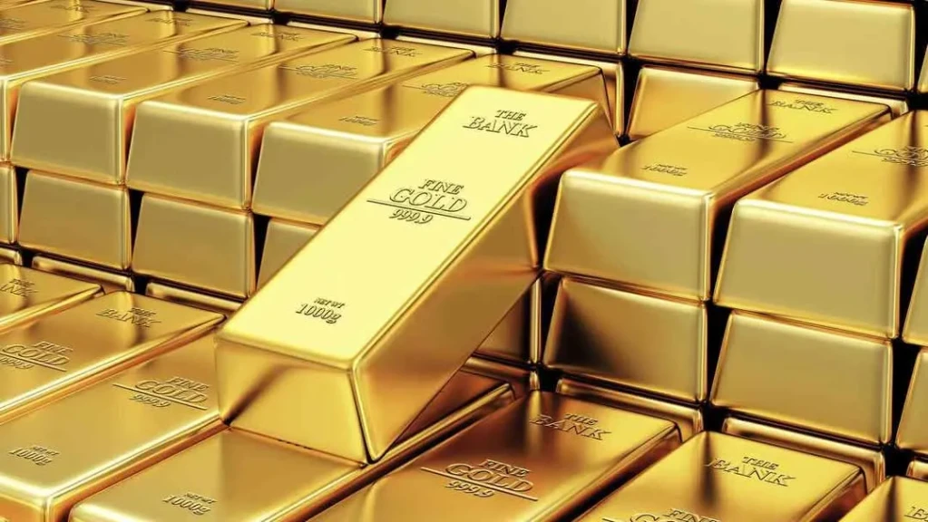الذهب يتراجع لأدنى مستوى خلال شهر