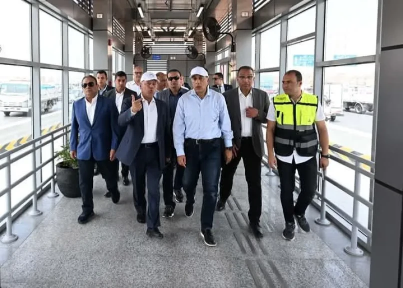رئيس الوزراء يتفقد المرحلة الأولى من التشغيل التجريبى لمشروع الأتوبيس الترددي لمتابعة جاهزية تشغيله للمواطنين