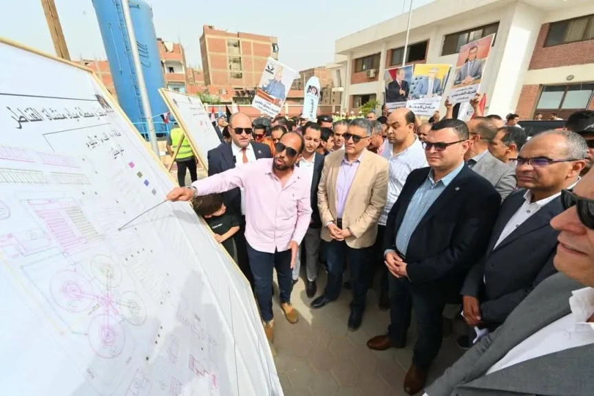 وزير الإسكان ومحافظ الجيزة يتفقدان محطة مياه منشأة القناطر المُرشحة