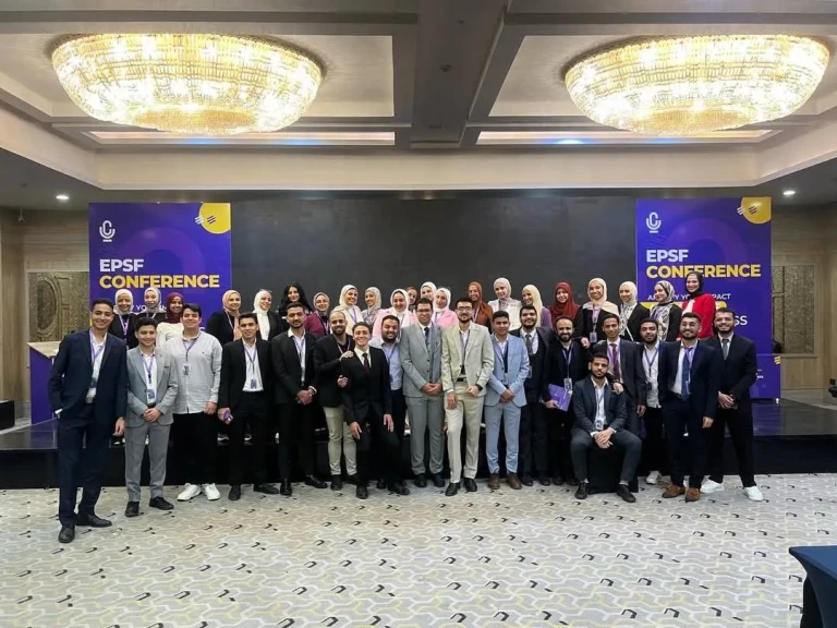 مؤتمر الاتحاد المصري لطلاب كلية الصيدلة يناقش الرؤى المستقبلية للخريجين