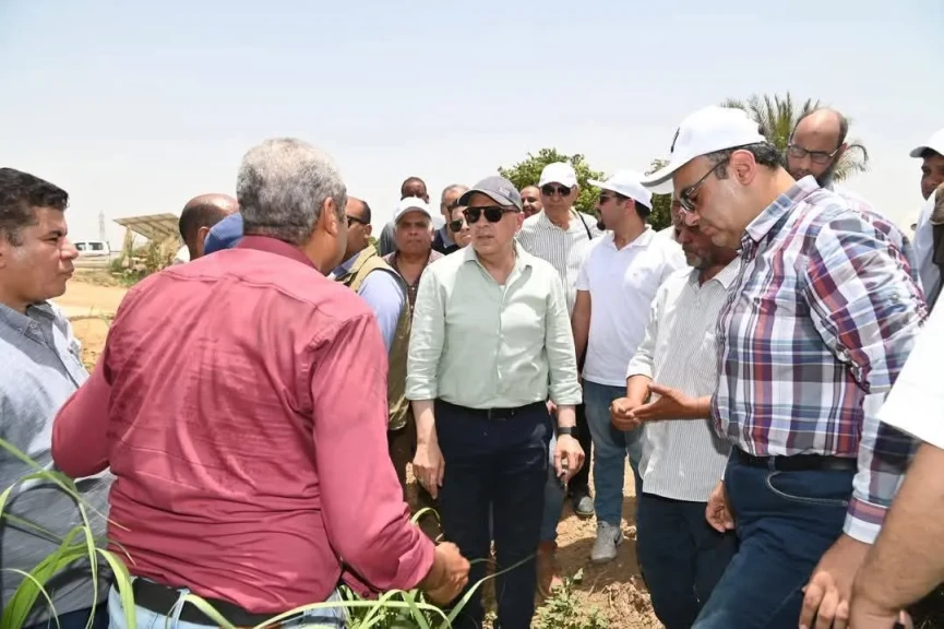 وزير الري يواصل جولته بمحافظة أسوان