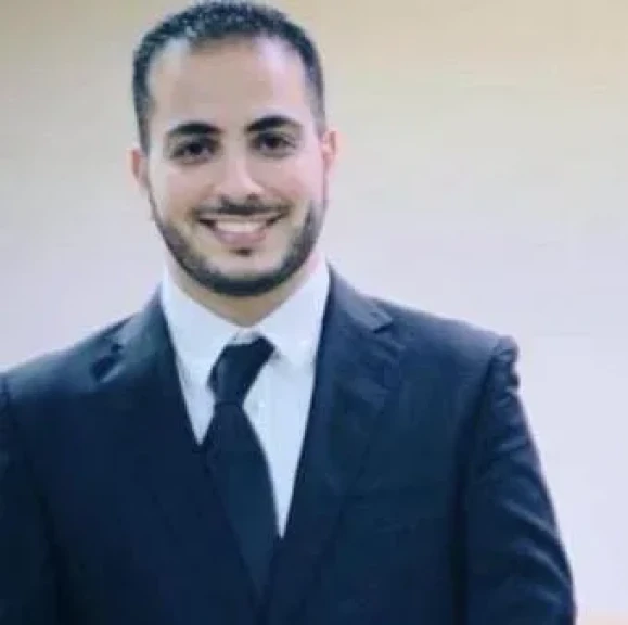 العتيبي يحصد جائزة المفتاح الذهبي العالمي