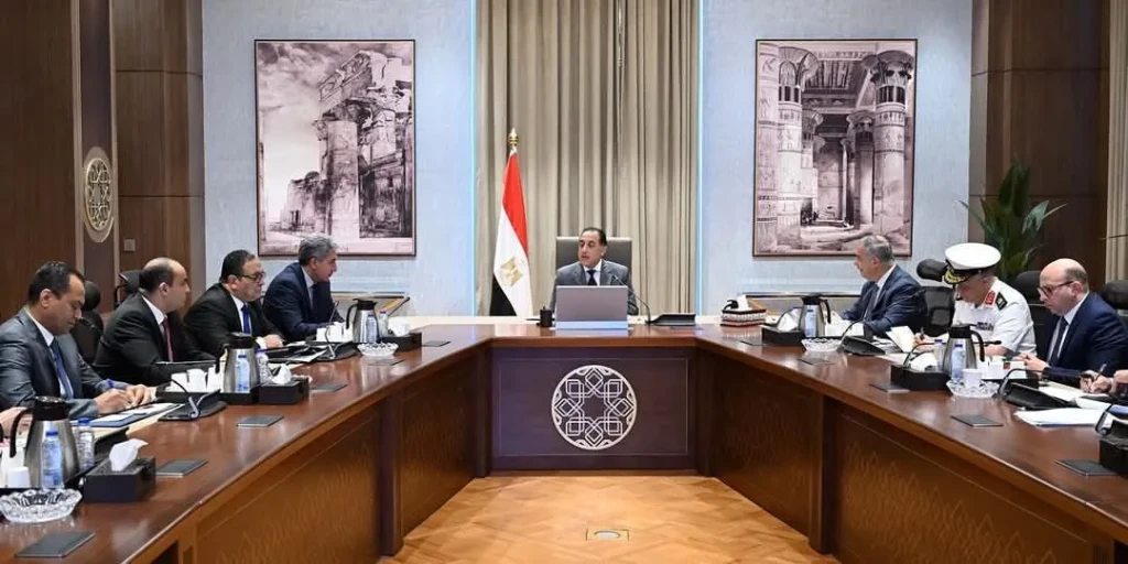 رئيس الوزراء يناقش سُبل الاستفادة من الآثار الغارقة بخليج أبي قير