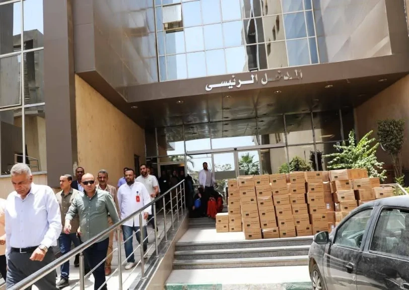 محافظ أسوان يفاجئ العاملين بمستشفى النيل