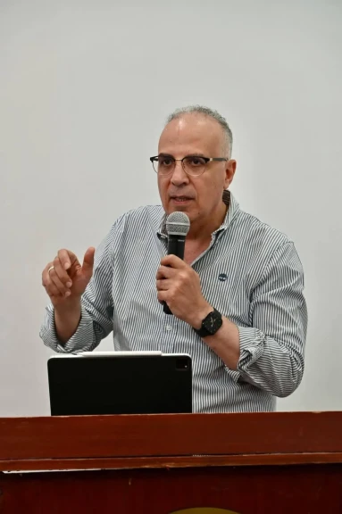 وزير الري يلتقى بالمهندسين العاملين بهيئة السد العالى