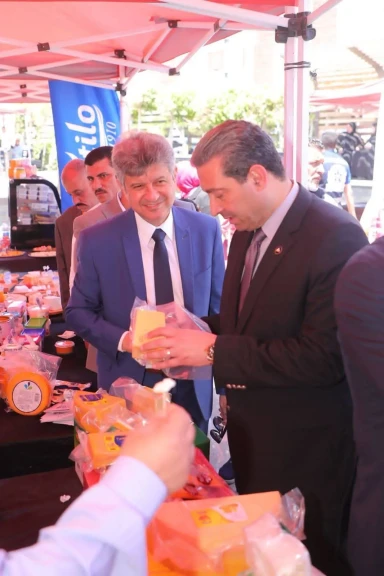 محافظ دمياط ووزير العمل يتفقدان معرض ”صنع في دمياط” الأول