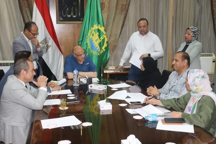 محافظ القليوبية يعقد لِقائهُ الإسبوعيّ لحل شكاوى وطلبات المواطنين بالمحافظة