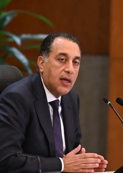 رئيس الوزراء يجيب عن أسئلة الصحفيين خلال المؤتمر الصحفي الأسبوعي