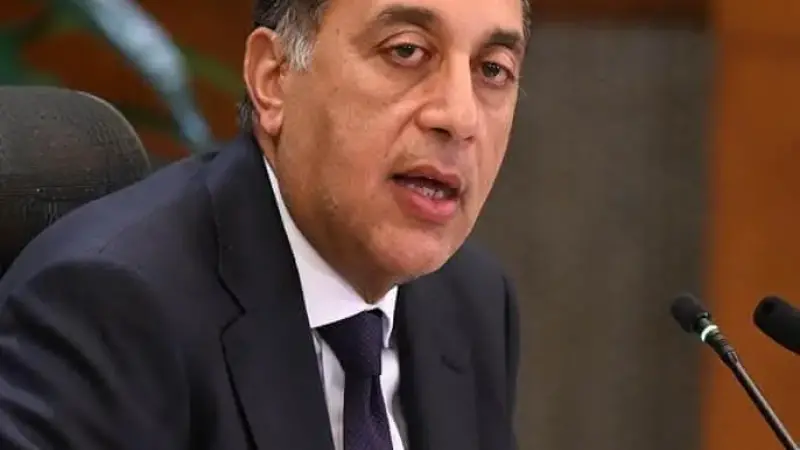 رئيس الوزراء يجيب عن أسئلة الصحفيين خلال المؤتمر الصحفي الأسبوعي