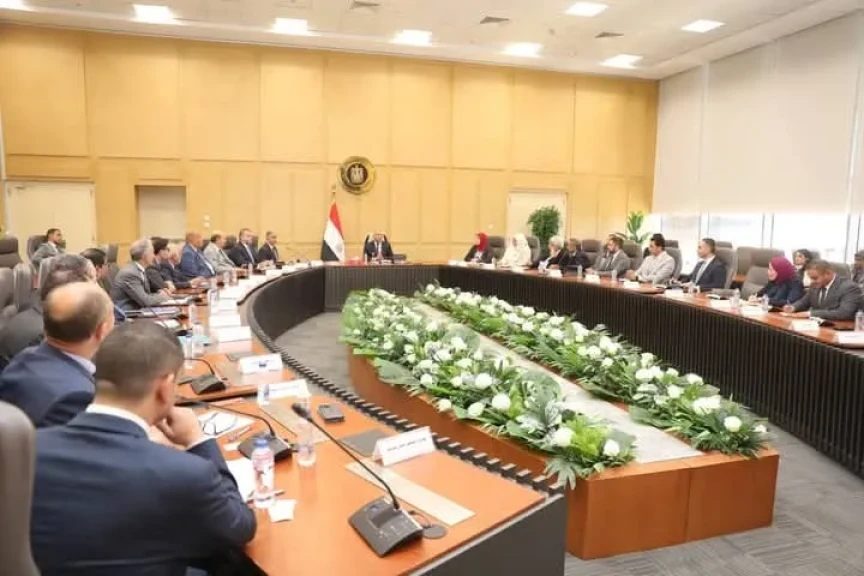 وزير الصناعة والنقل يلتقي بصنّاع ومُنتجي الحديد لوضع سياسات موحدة لتعميق الصناعة