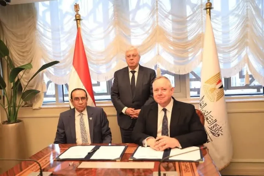 وزير التعليم العالي يشهد توقيع مذكرة تفاهم بين جامعة إيست لندن وجامعة إيست كابيتال