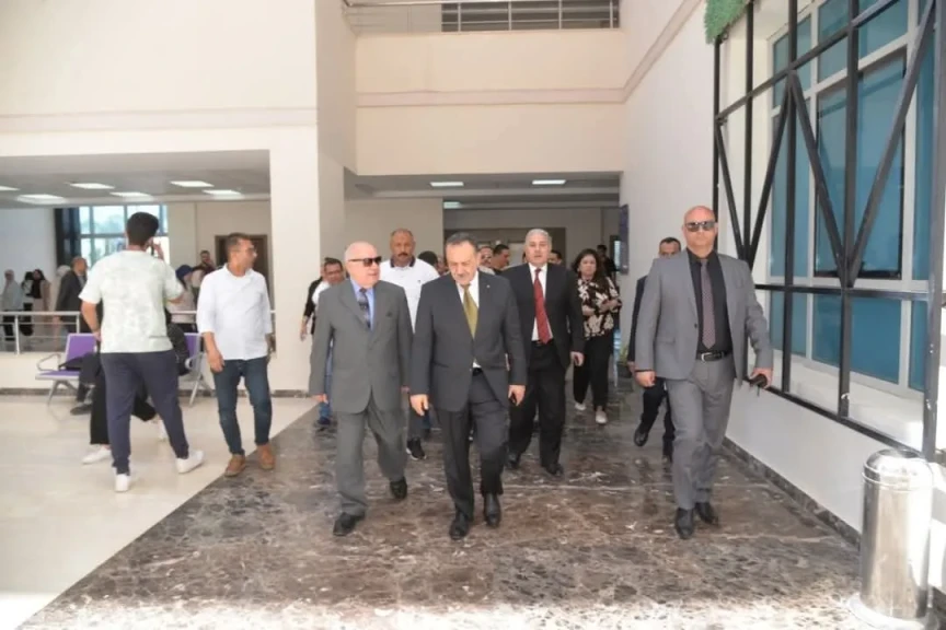 محافظ أسيوط يزور جامعة بدر ويتفقد قافلة طبية مجانية