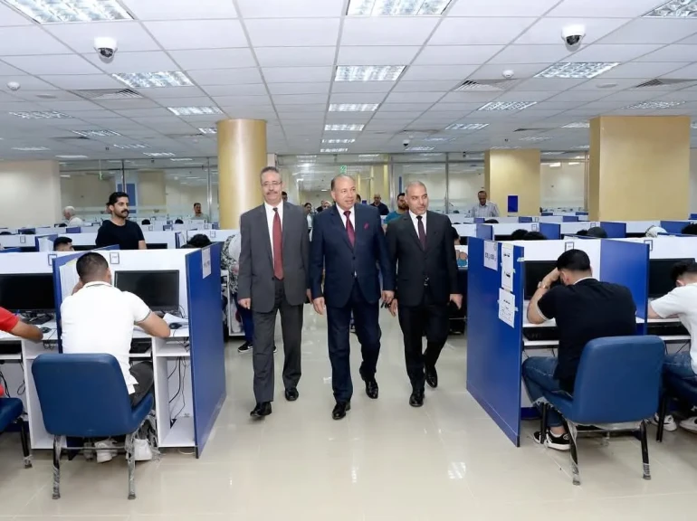 رئيس جامعة المنصورة يتفقّد لجان الامتحانات بعدد من كليات الجامعة