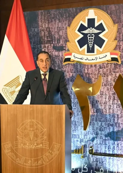 رئيس الوزراء : الدولة المصرية أولت اهتماماً بالغاً بدعم هيئة الإسعاف المصرية