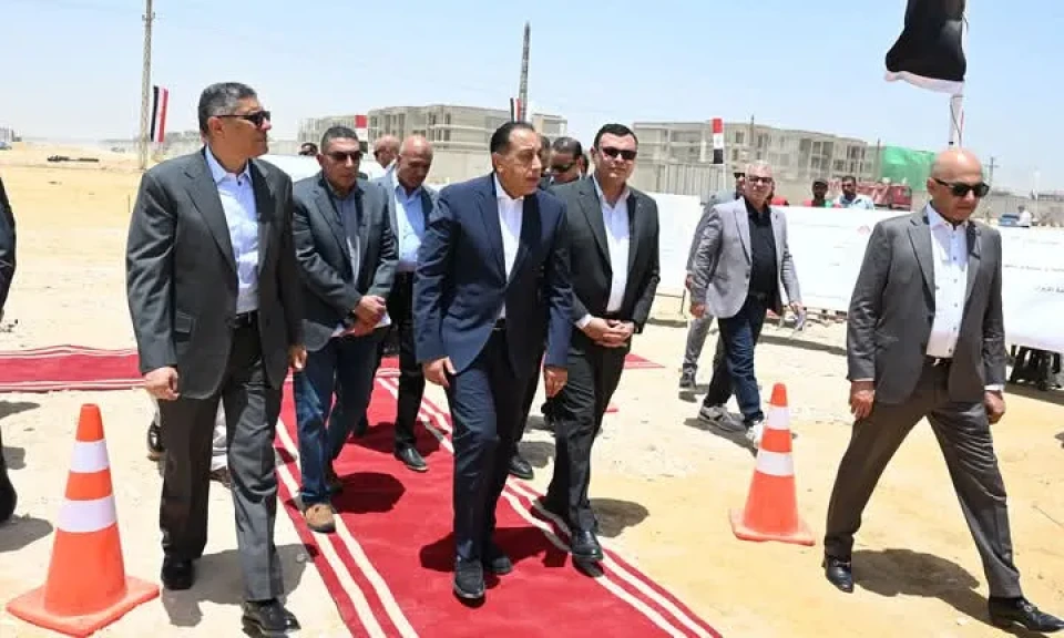 رئيس الوزراء يتابع موقف تنفيذ أعمال الطرق والمرافق بتوسعات مدينة الشيخ زايد (زايد الجديدة)