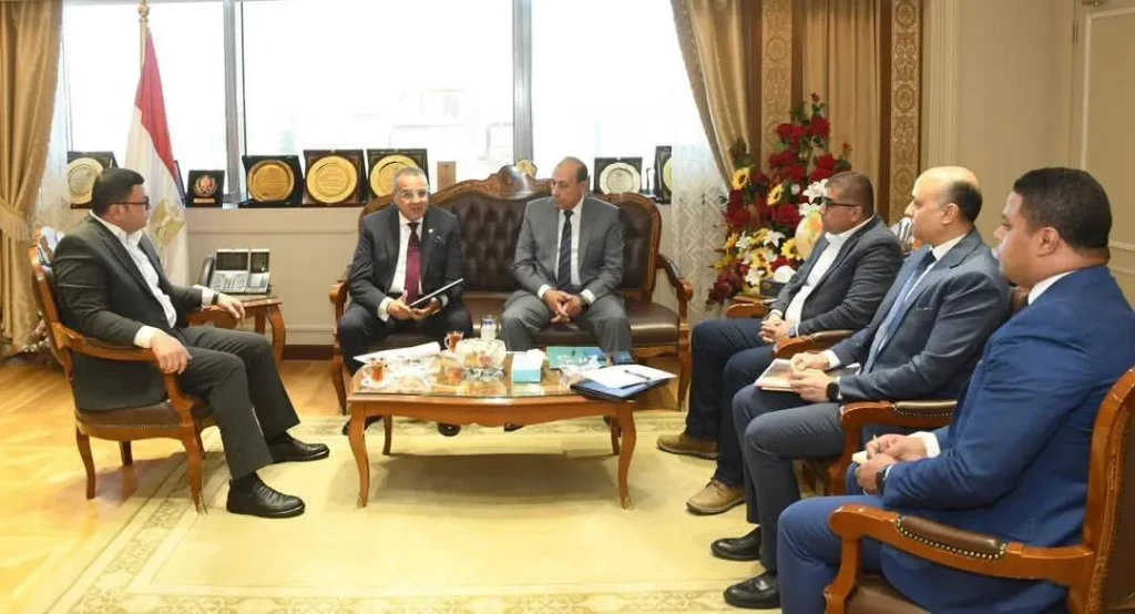 وزير الاسكان يستقبل محافظ جنوب سيناء