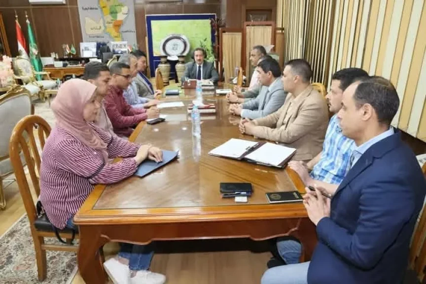 محافظ المنوفية يناقش موقف منظومة النظافة
