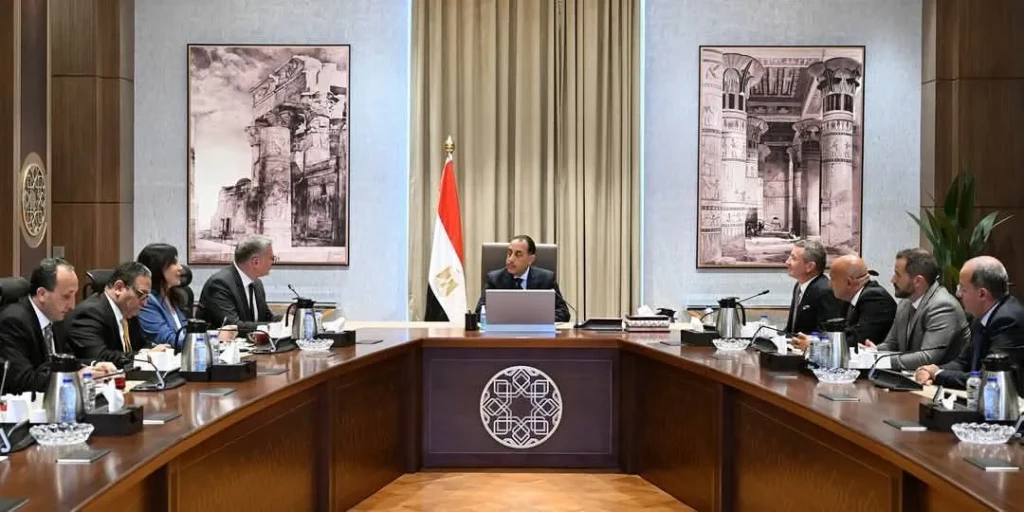 رئيس الوزراء يستقبل نائب رئيس شركة ”إكسون موبيل” العالمية لشئون الاستكشاف