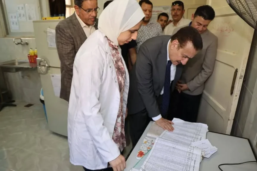 محافظ المنوفية يتابع إنتظام سير العمل والخدمات المقدمة بالمركز الصحي بميت خاقان