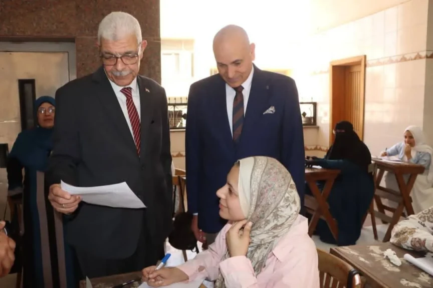 رئيس جامعة المنوفية يتفقد سير إمتحانات الفصل الدراسي الثاني بكلية الحقوق