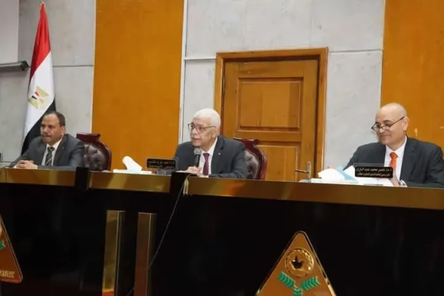 رئيس جامعة المنوفية يرأس الاجتماع الشهرى لمجلس الجامعة