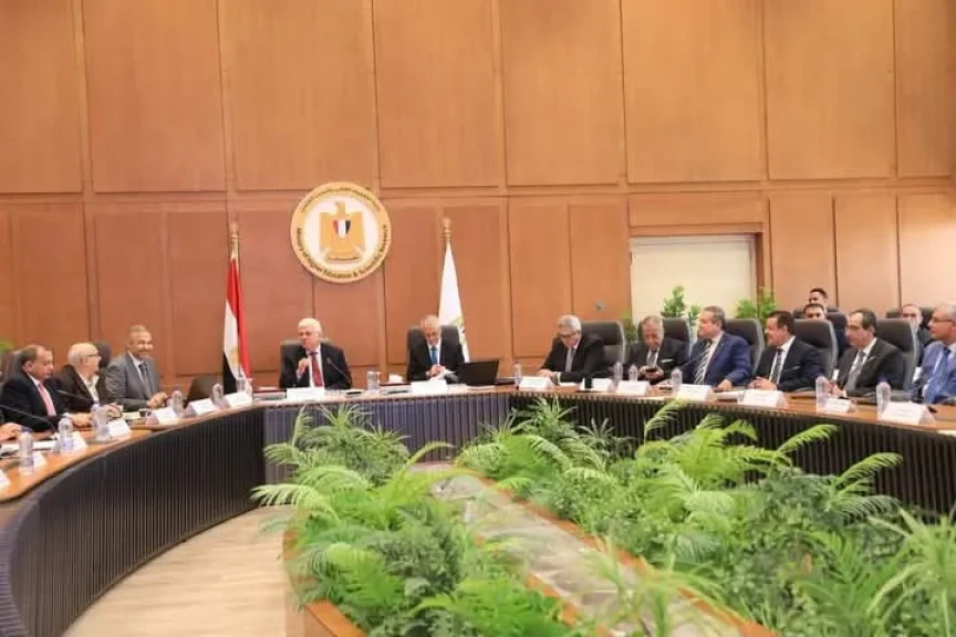 وزير التعليم العالي يترأس اجتماع مجلس الجامعات الأهلية بمقر الوزارة بالعاصمة الإدارية