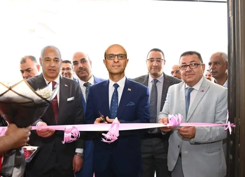 رئيس جامعة أسيوط يفتتح أعمال تطوير وتجديد المكاتب والمقرات الإدارية بكلية الحقوق