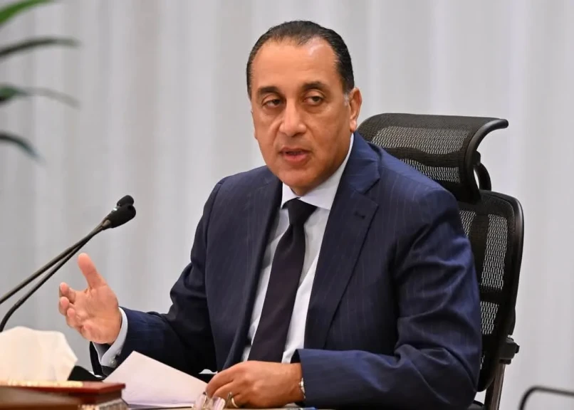 رئيس الوزراء يجيب عن أسئلة صحفية خلال المؤتمر الصحفي الأسبوعي