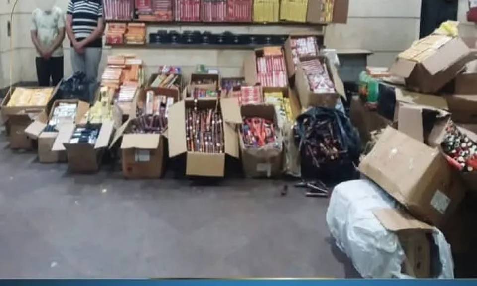وزارة الداخلية تتمكن من ضبط عاطلان لقيامهما بالإتجار فى الألعاب النارية