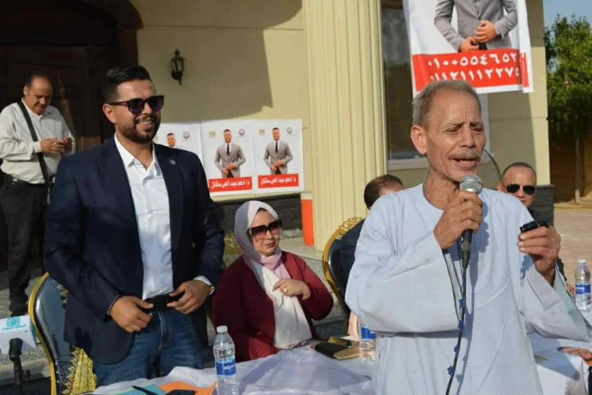 في الوراق.. ندوة توعوية بقيادة أدهم عبد الحي تحذر من مخاطر السوشيال ميديا على الأطفال