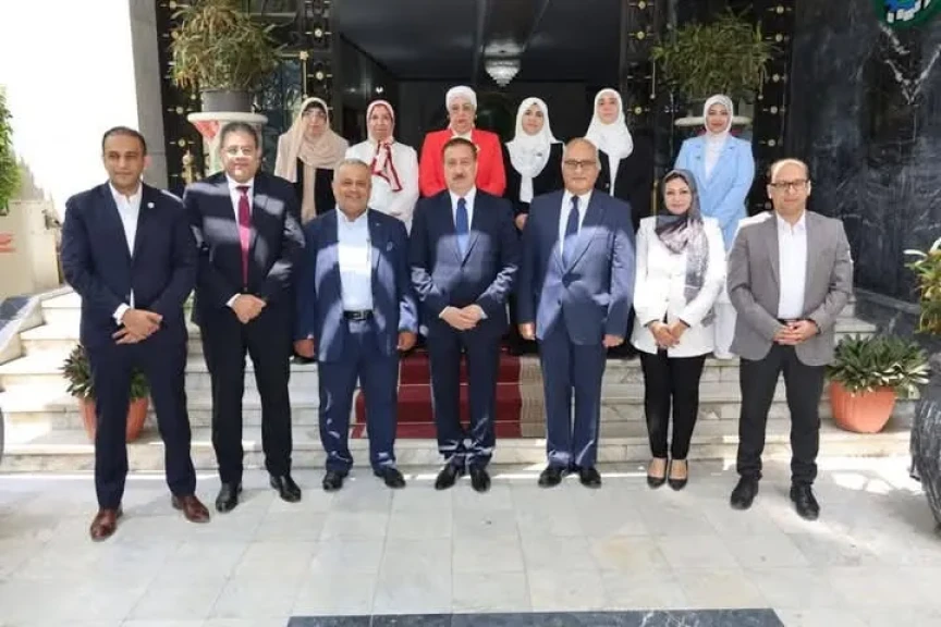 محافظ المنوفية يلتقى وفد الحملة القومية للكشف المبكر عن الأورام السرطانية
