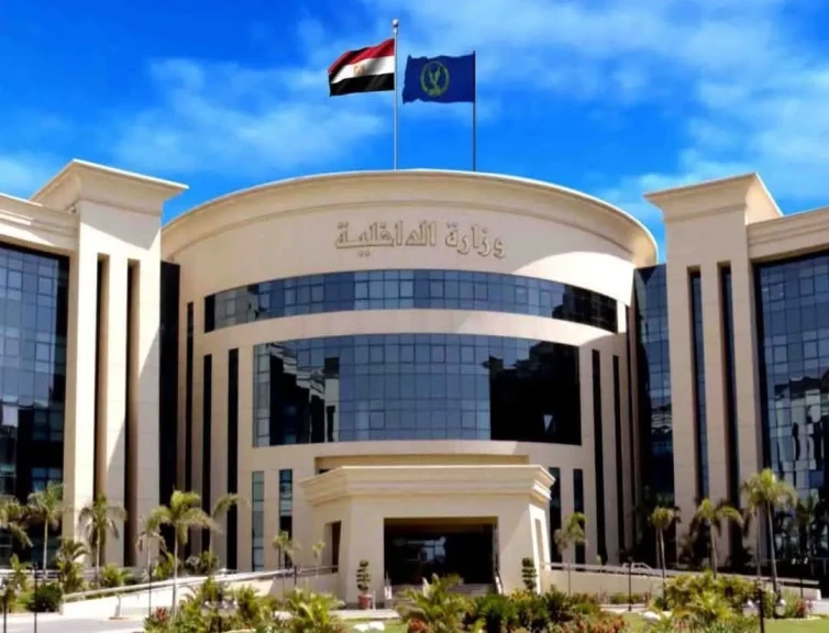 الداخلية:ضبط أحد الأشخاص لقيامه بغسيل أموال بقيمة 100 مليون جنيه